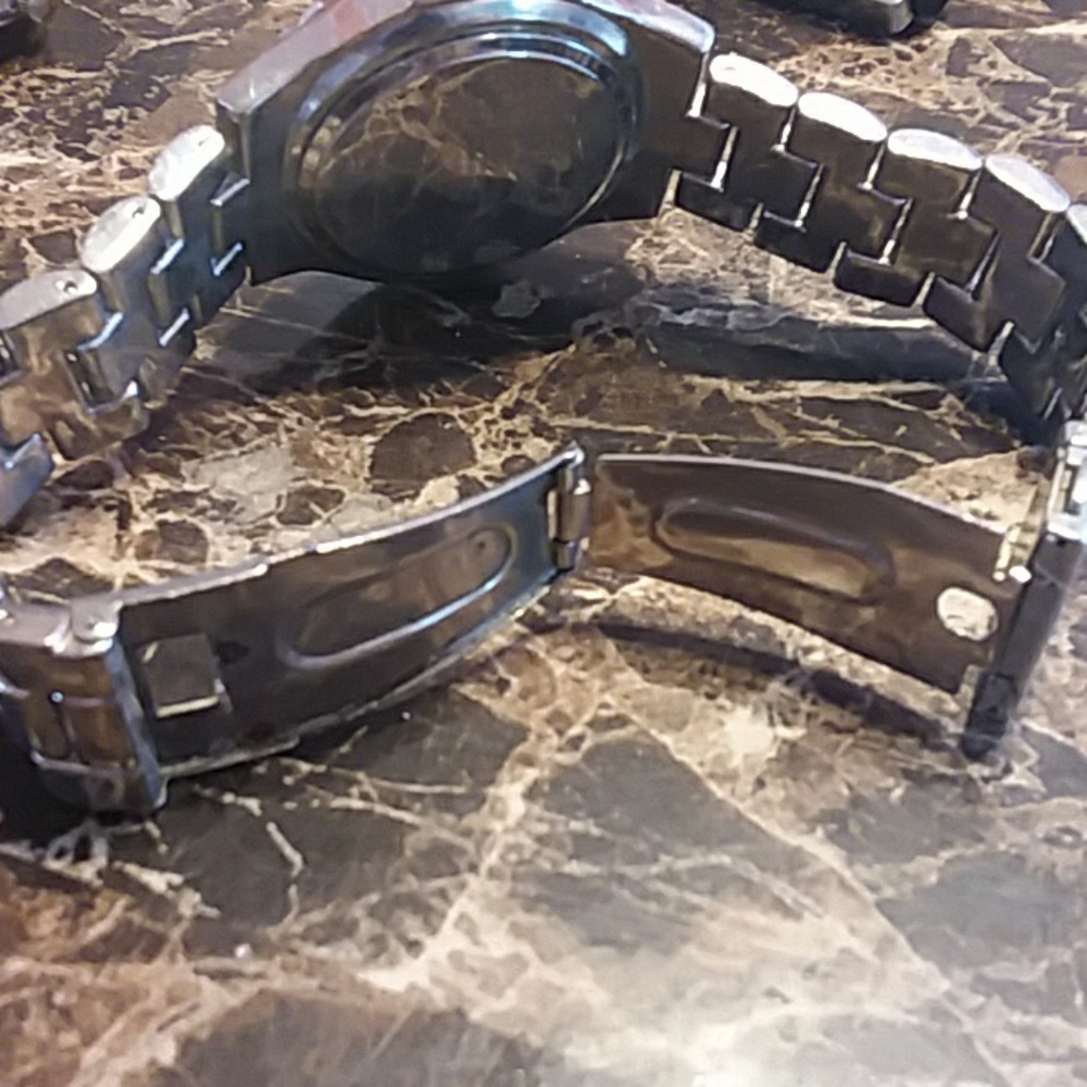 Watch - Picture 3 of 3